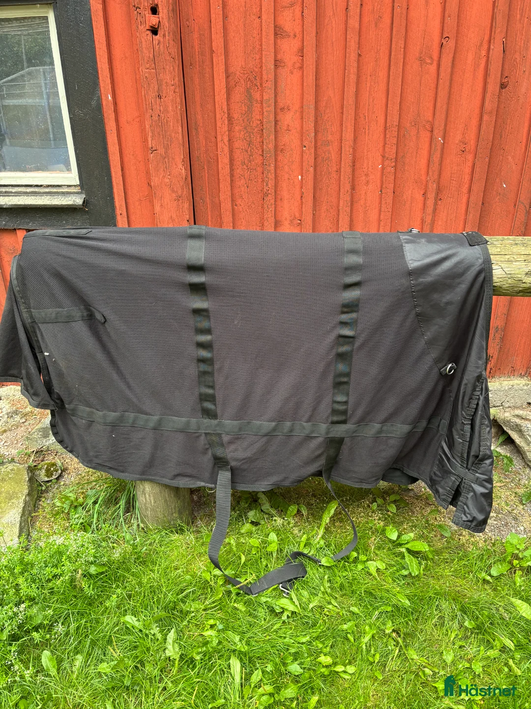 Täcken hästutrustning till salu: Back on Track - Annons 1