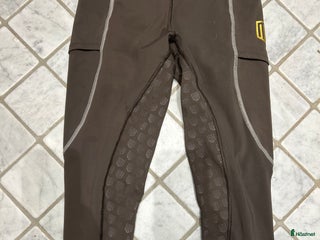 Ridbyxor ryttarutrustning till salu: Bruna ridbyxor i Sorunda - Annons 1