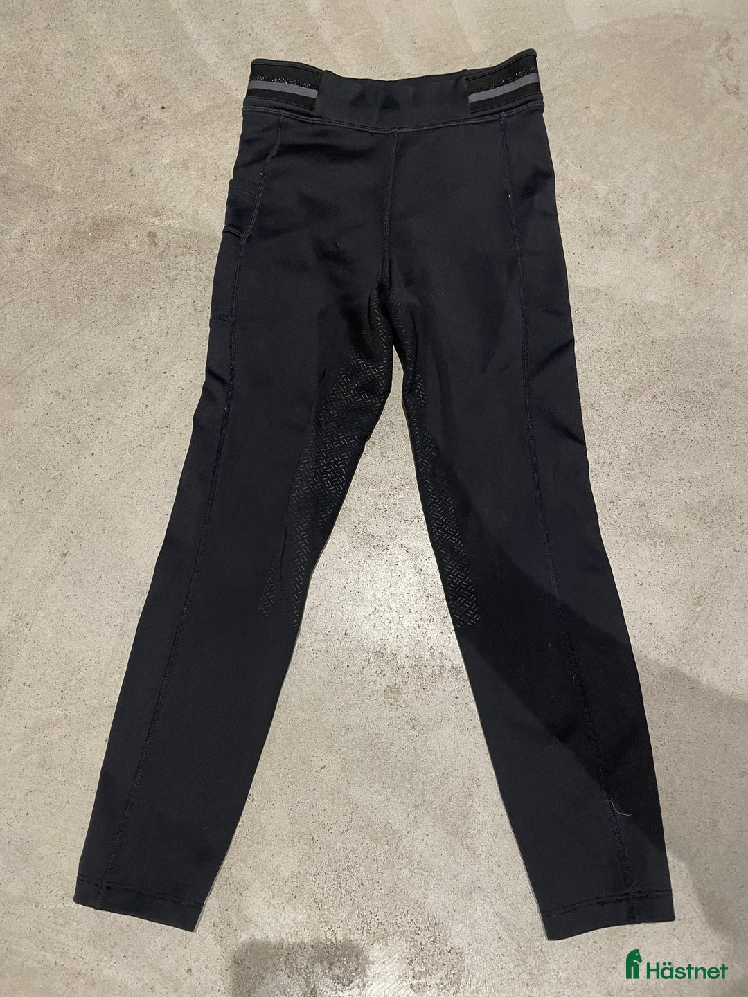 Ridbyxor ryttarutrustning till salu: Kingsland ridbyxor strl 134/140 i Bor - Annons 1