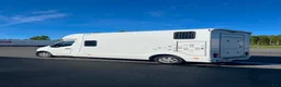 Hästlastbilar  fordon & transport till salu: 1100 kg lastvikt! B-kort hästlastbil m sovdel - Annons 3
