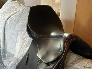 Sadlar hästutrustning Stübben Juventus hoppsadel 17/32 i Herrljunga - Annons 3