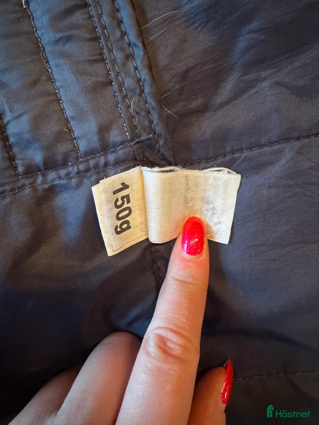 Täcken hästutrustning till salu: Stalltäcke Horseware i Flyinge - Annons 8