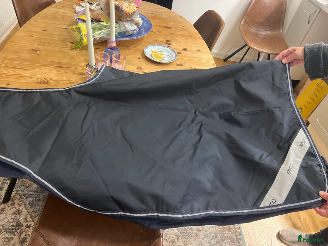 Täcken hästutrustning till salu: Ridtäcke från amigo i Stockholm - Annons 2