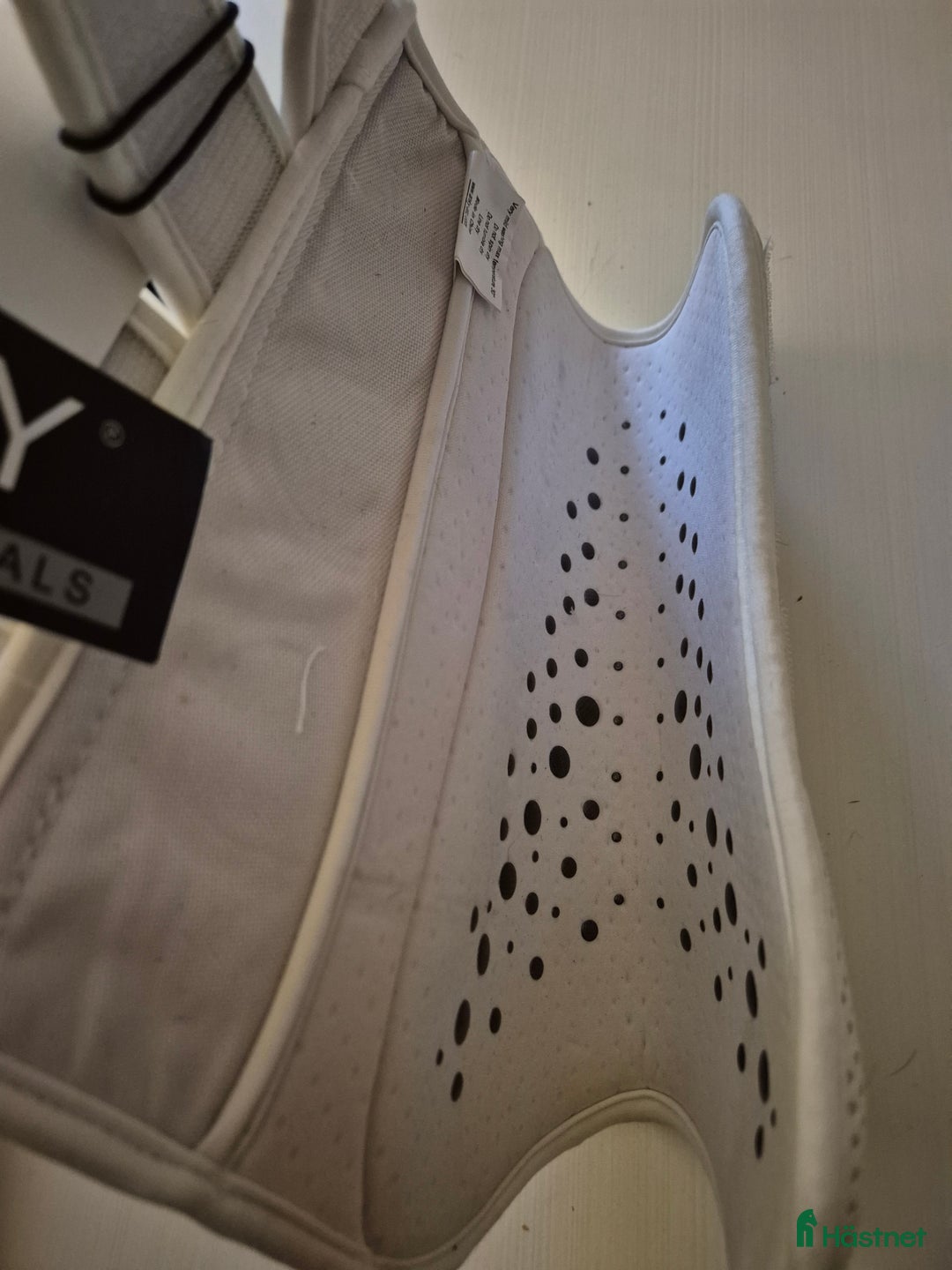 Benskydd hästutrustning till salu: "Nyskick" Anky högteknologiska dressyrskydd i Kungsör - Annons 3