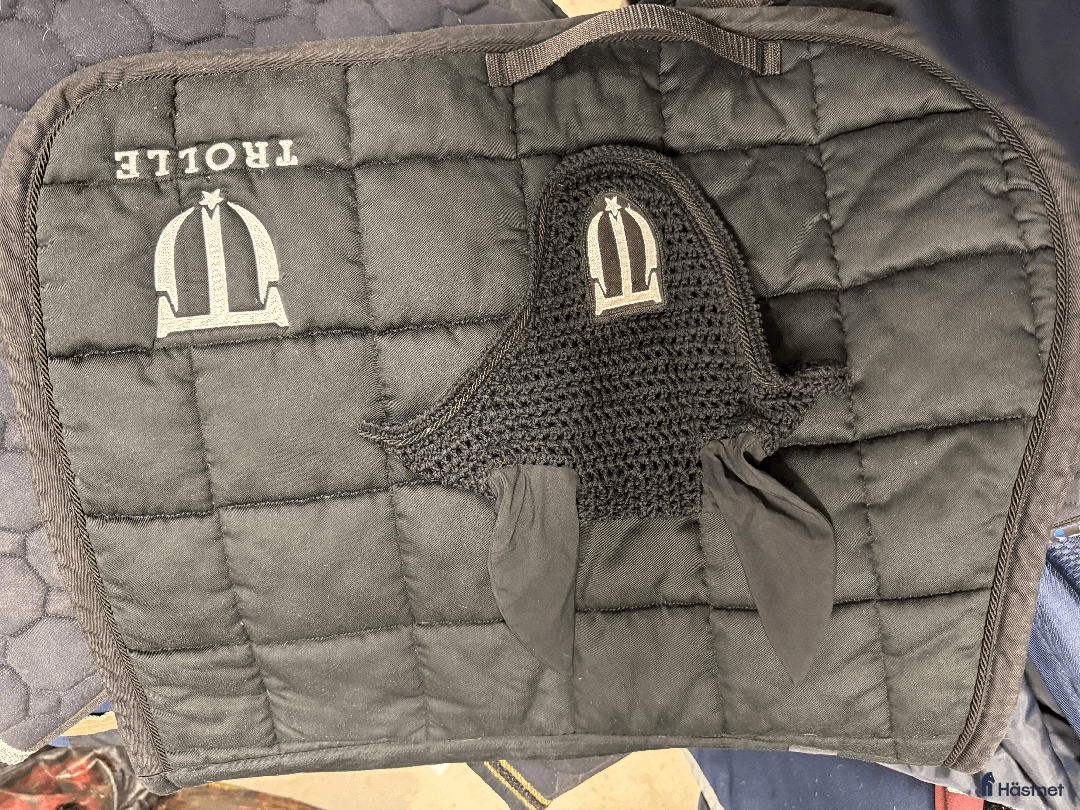 Schabrak & Vojlockar hästutrustning till salu: Fina tävlings schabrak från Equipe och Trolle i Ekerö - Annons 4