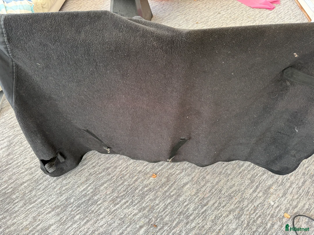 Täcken hästutrustning till salu: Täckespaket stl 145, 3 utetäcke + 1 fleece i Linköping - Annons 6