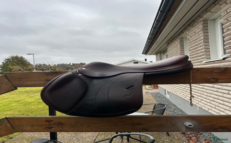 Sadlar hästutrustning till salu i Lidköping - Annons 3