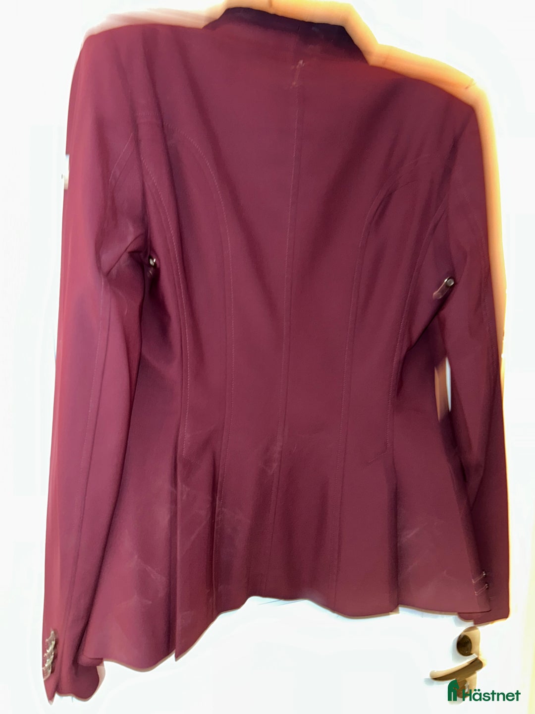 Jackor & Kavajer ryttarutrustning till salu: Vinröd equiline kavaj i Ytterby - Annons 4