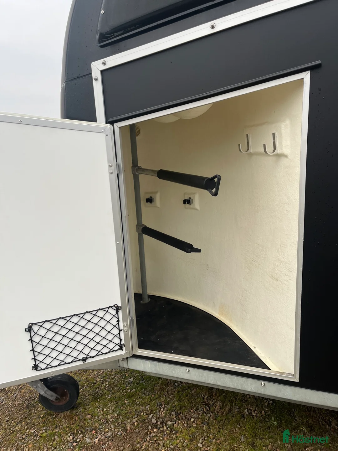 Hästtransporter  fordon & transport till salu: Böckmann Duo R med nya väggar i Klippan - Annons 2