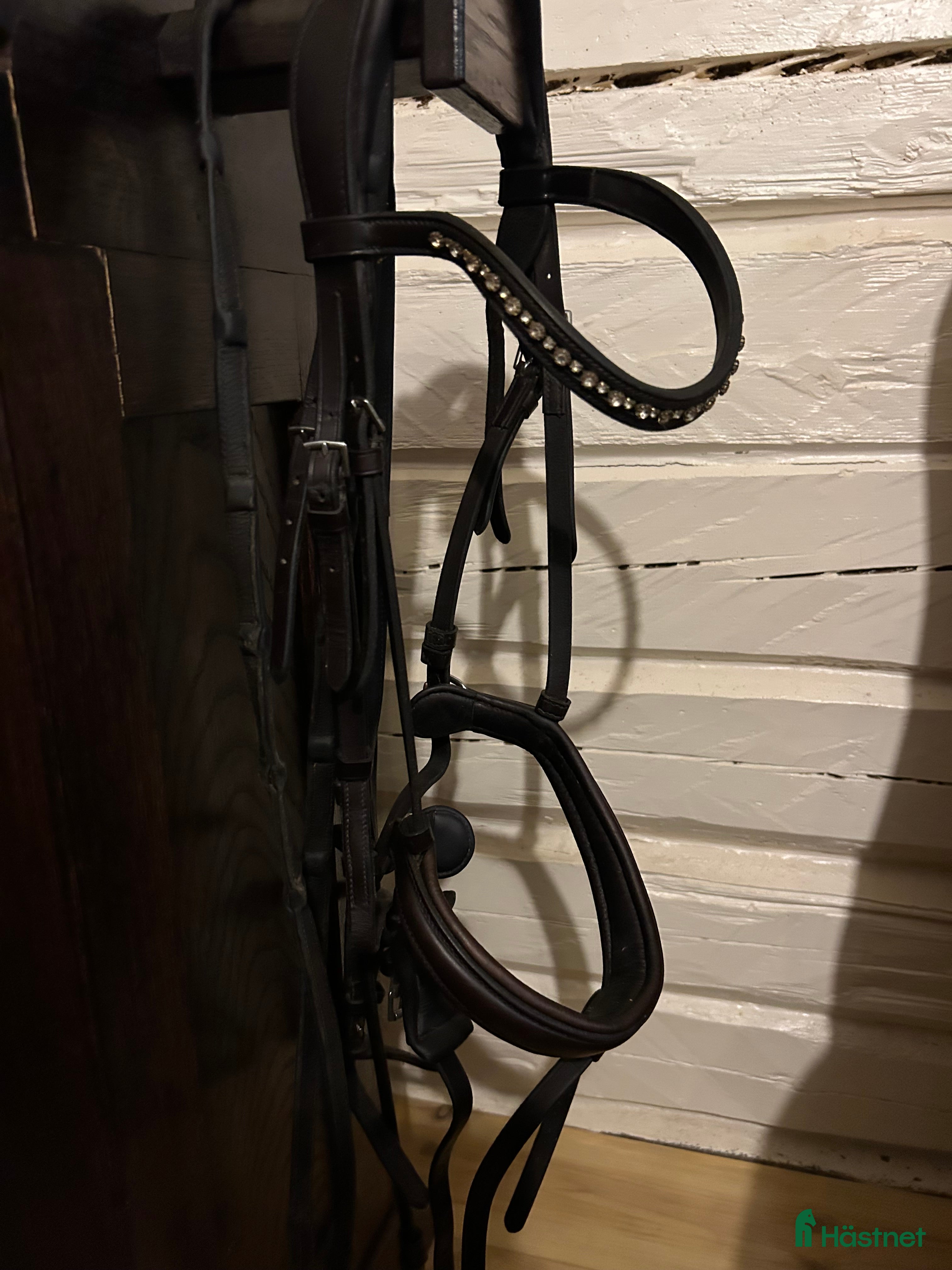 Träns hästutrustning till salu: Schockemöhle träns  i Bollebygd - Annons 2