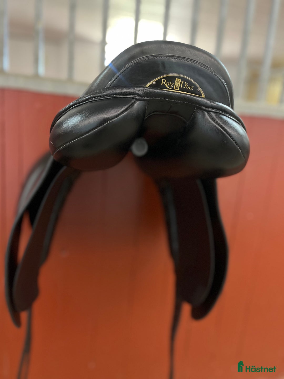 Sadlar hästutrustning till salu: Sadel Lippo i Gråbo - Annons 5