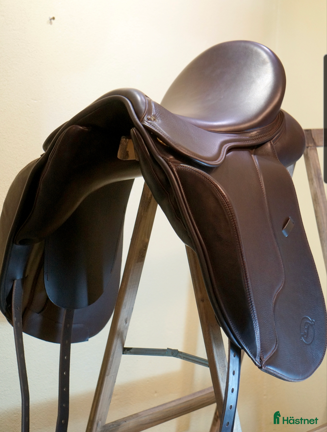 Sadlar hästutrustning till salu: Dressyrsadel i Kumla - Annons 1