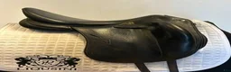 Sadlar hästutrustning till salu: Dressyrsadel Childeric 2 DPL  17,5" - Annons 1
