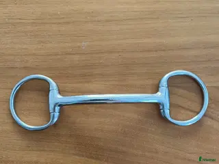 Bett hästutrustning Oledat/”rakt” eggbett storlek 11,5cm - Annons 1