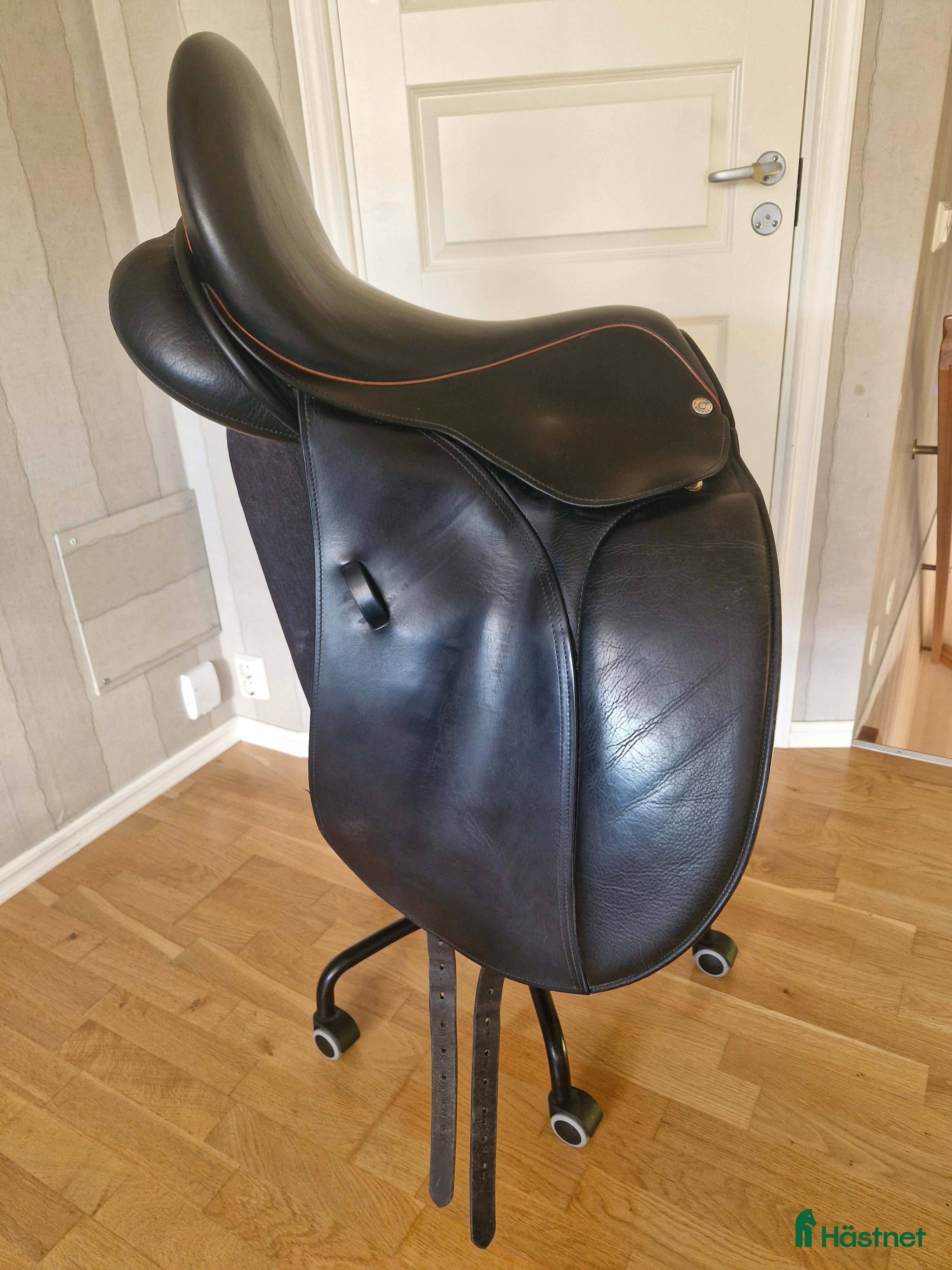 Sadlar hästutrustning till salu: Dressyrsadel Frank Baines 17" i Nyköping - Annons 23