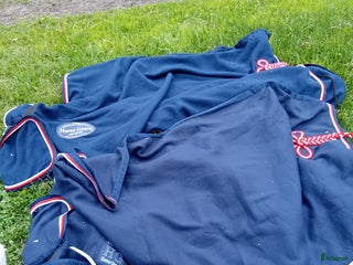 Täcken hästutrustning till salu i Strängnäs - Annons 4