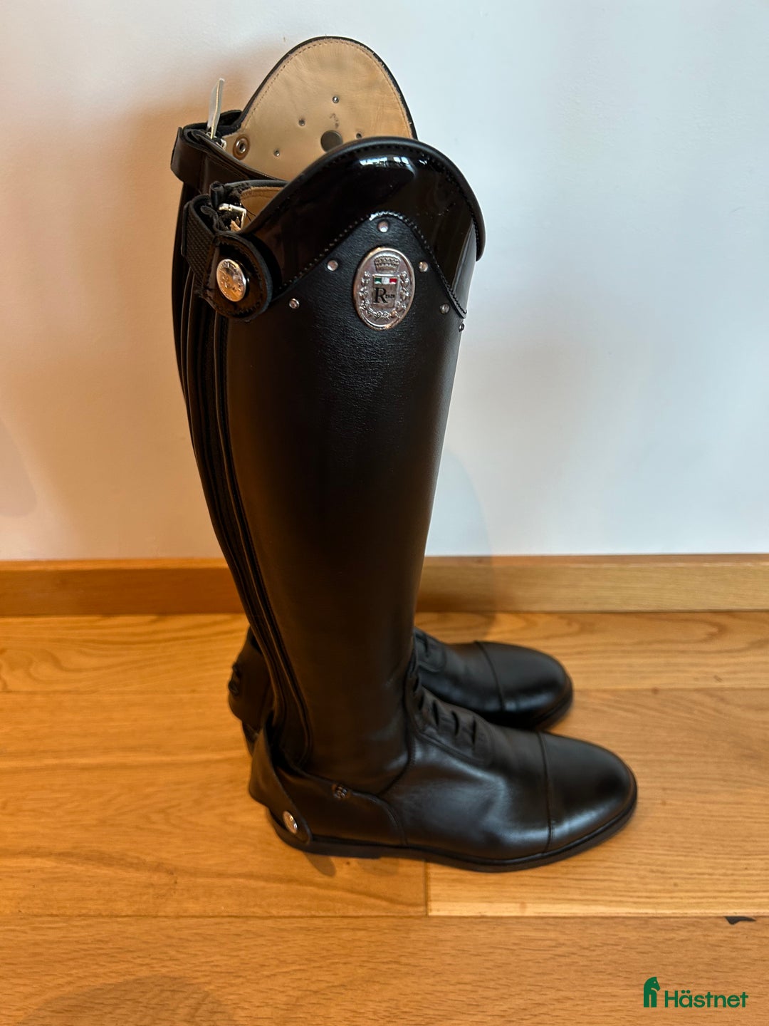 Ridstövlar ryttarutrustning till salu: Nya oanvända Romitelli junior i Mörarp - Annons 1
