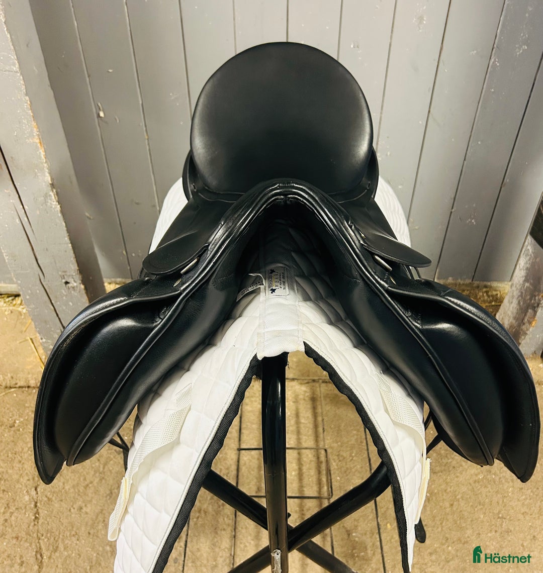 Sadlar hästutrustning till salu: Fin Dressyrsadel  i Enköping - Annons 3