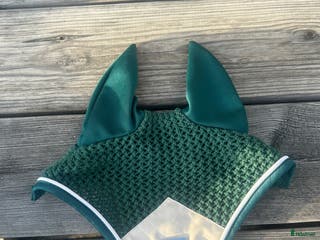 Övrig Hästutrustning hästutrustning till salu: OANVÄND, equestrian Stockholm huva i Söderhamn - Annons 1