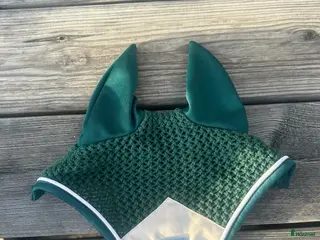 Övrig Hästutrustning hästutrustning till salu: OANVÄND, equestrian Stockholm huva i Söderhamn - Annons 1