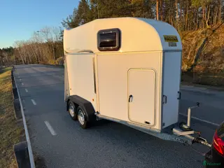 Hästtransporter fordon & transport till salu: Thule Royal XT - Annons 1