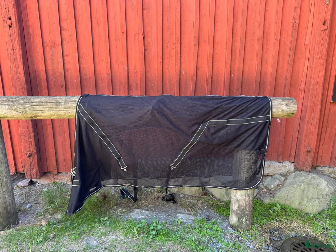 Täcken hästutrustning till salu: Back on Track Sienna svettäcke stl 140 - Annons 1