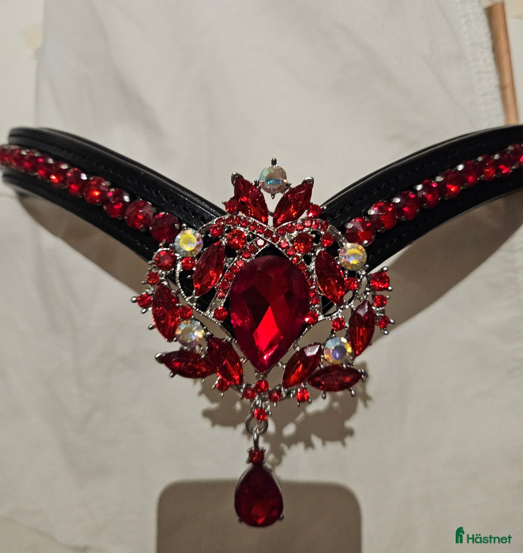 Träns hästutrustning till salu: Pannband storlek cob "RED BEAUTY"🔥🔥✨️ i Gräddö - Annons 2