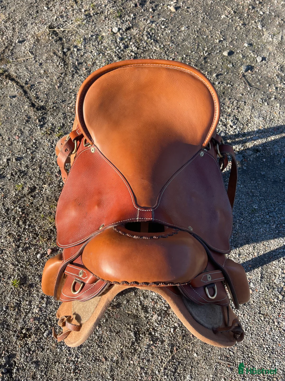 Sadlar hästutrustning till salu: Fransk handgjord sadel i Järvsö - Annons 3