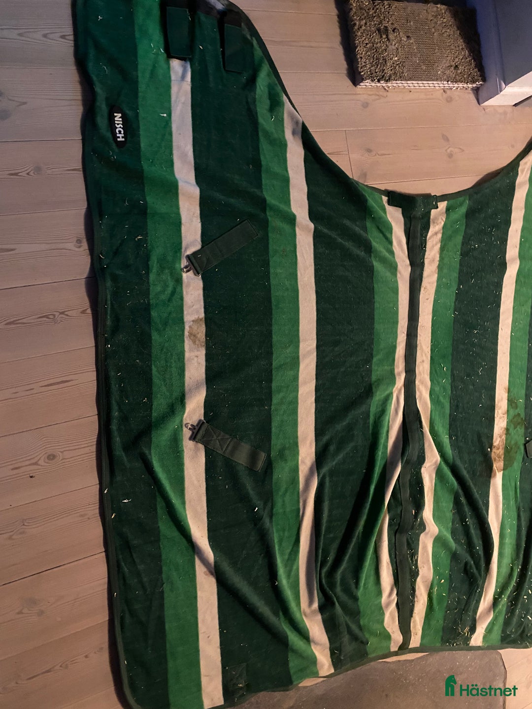 Täcken hästutrustning till salu: Täcke från Nisch i Fjärås - Annons 2