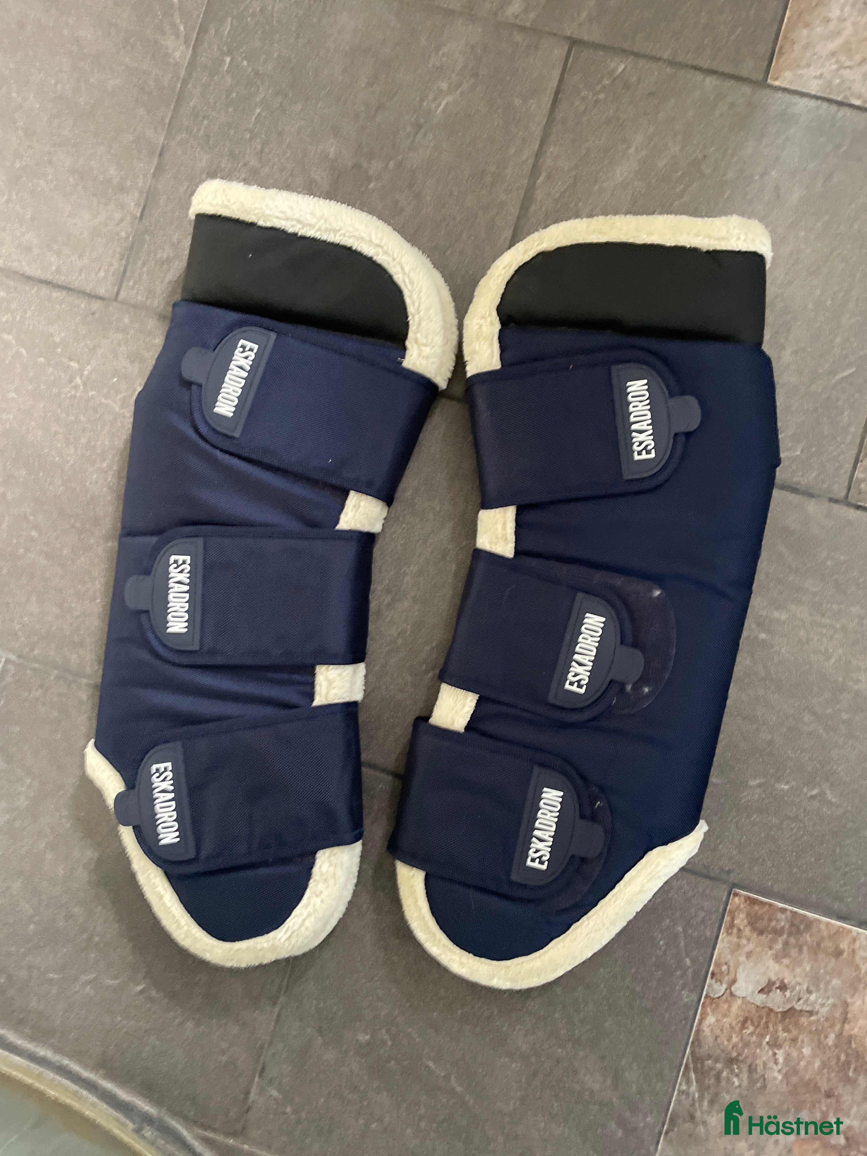 Övrig Hästutrustning hästutrustning JÄTTEFINA ESKADRON TRANSPORTSKYDD! i Västerås - Annons 4