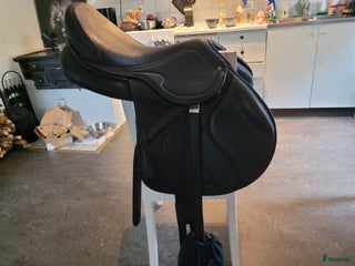 Sadlar hästutrustning till salu: Anita Sande sadel i Skutskär - Annons 17