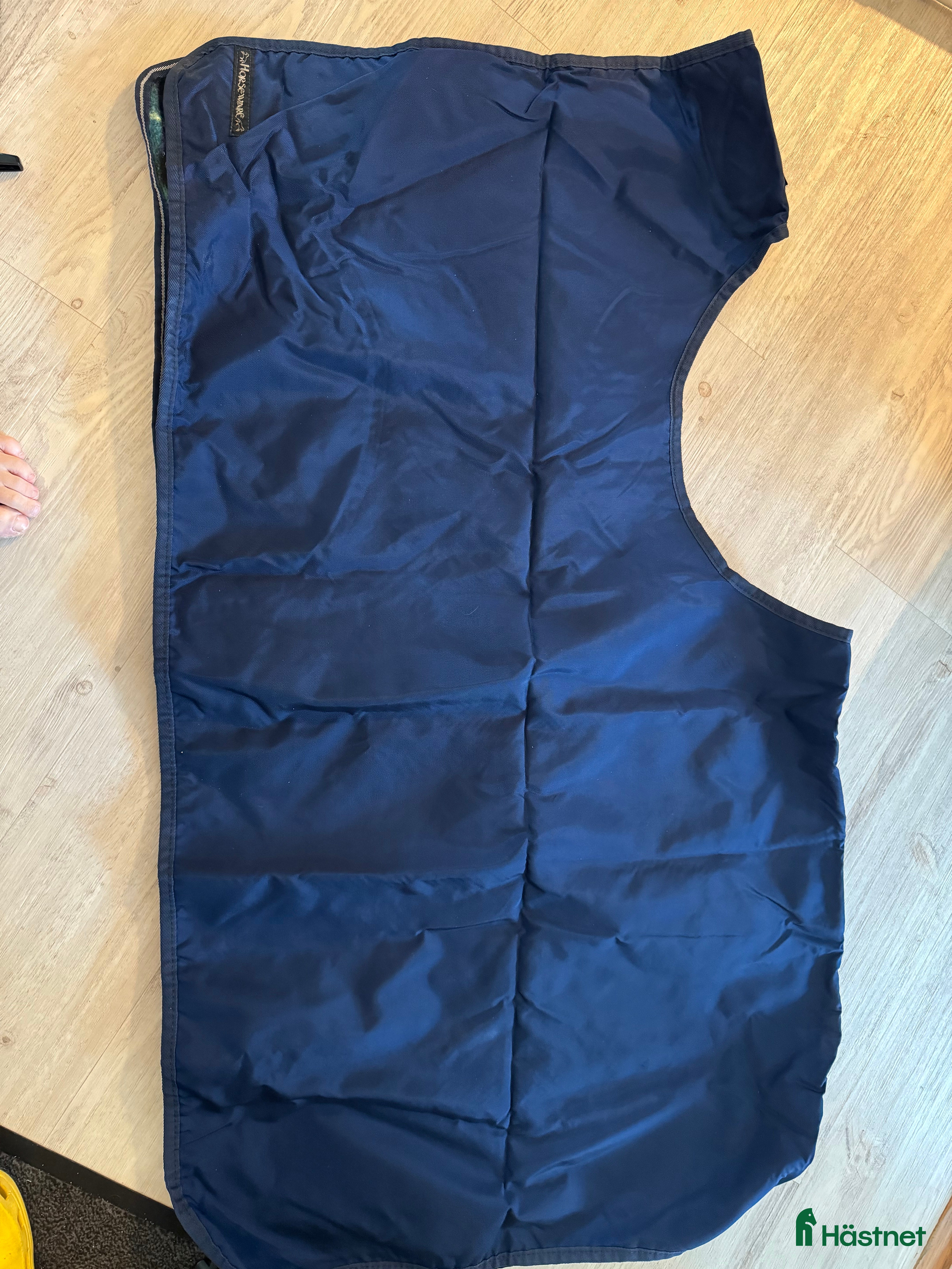 Täcken hästutrustning till salu: Fodrat ridtäcke i Sundsvall - Annons 4