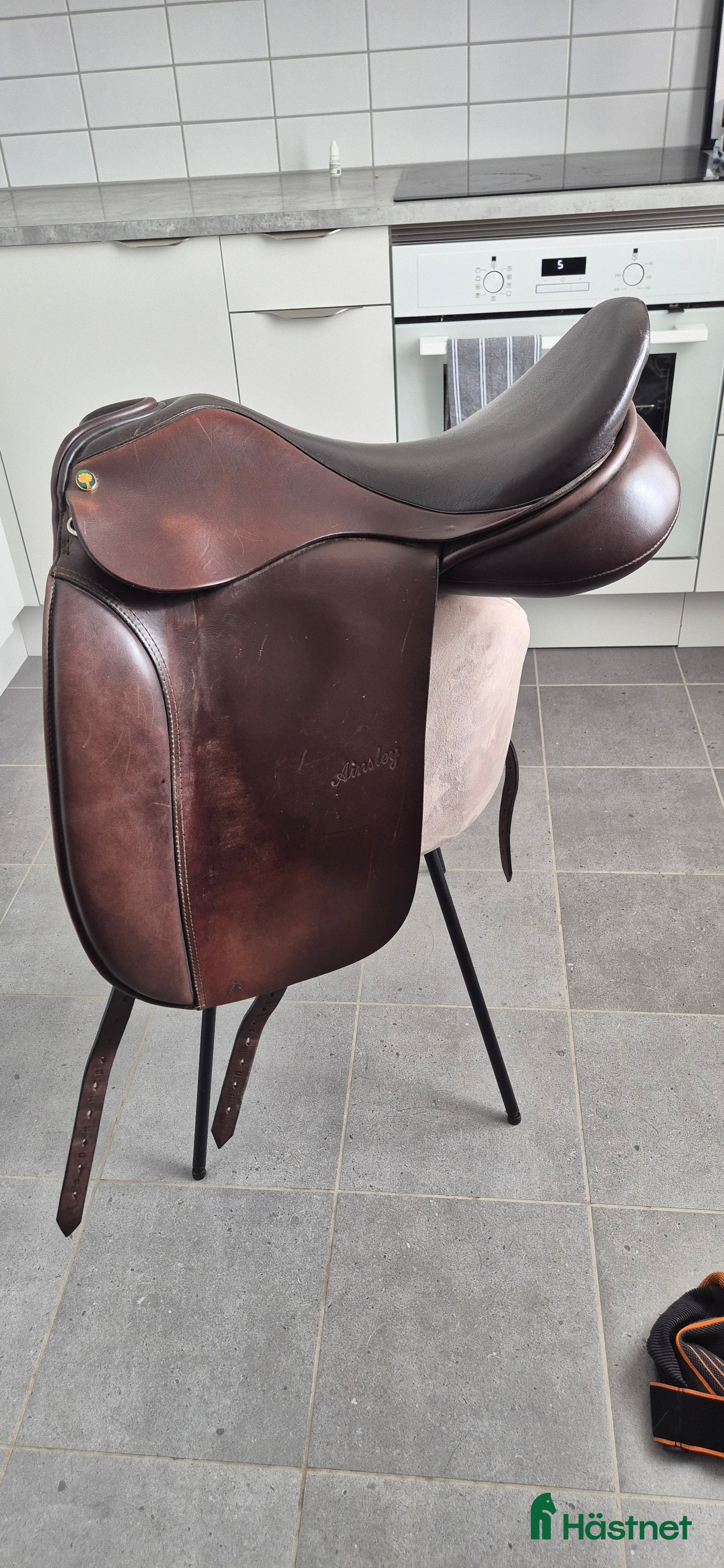 Sadlar hästutrustning Dressyrsadel 18tum  i Anderslöv - Annons 7