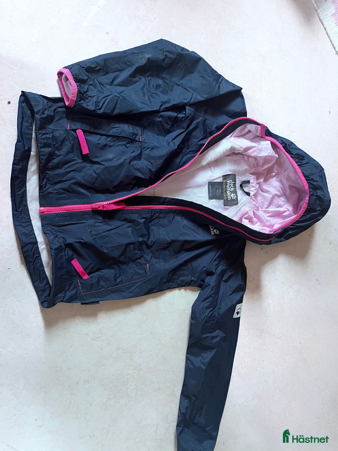 Jackor & Kavajer ryttarutrustning till salu: Vindjacka med ripstopstyg, junior i Nygård - Annons 3