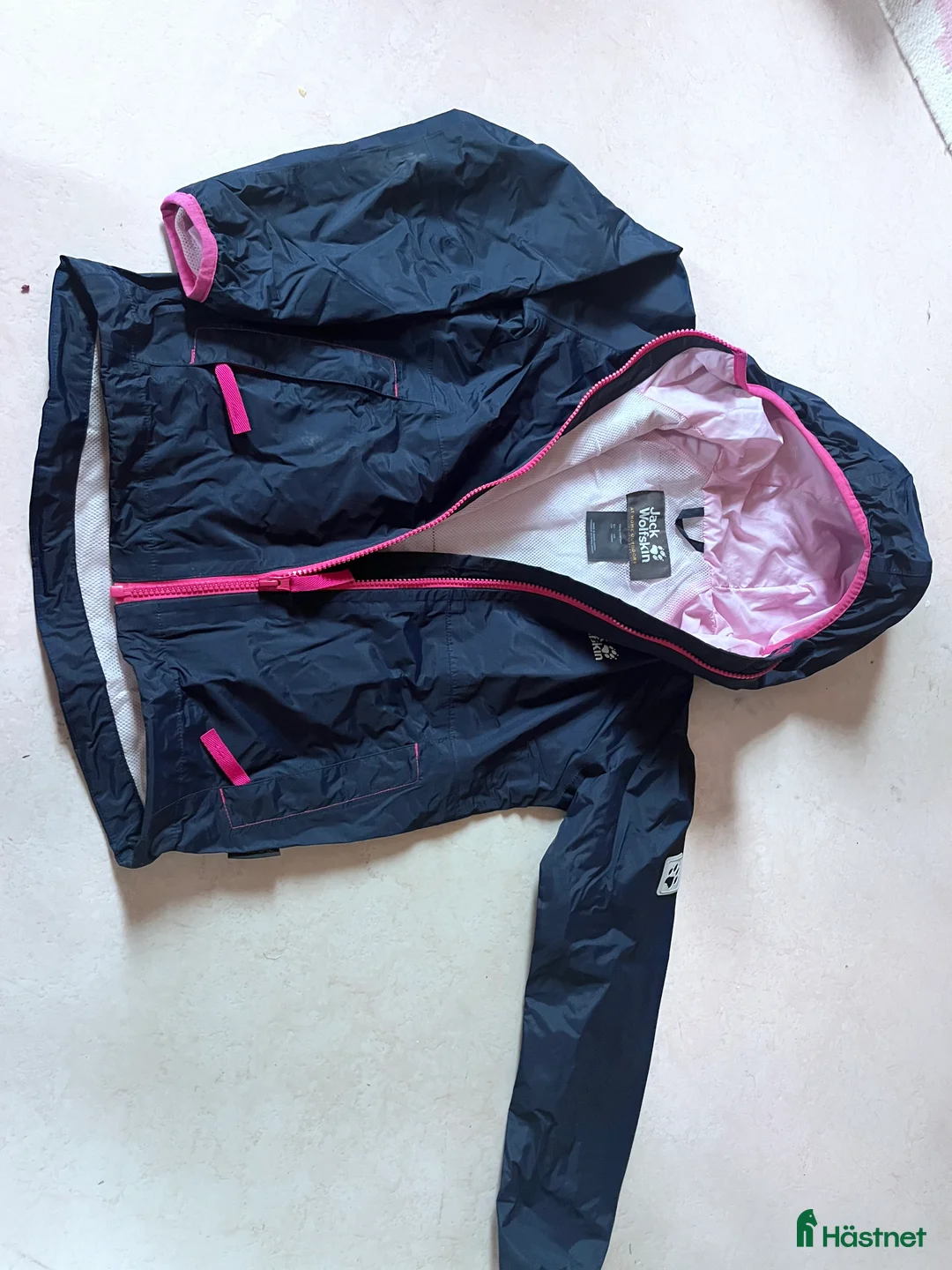 Jackor & Kavajer ryttarutrustning till salu: Vindjacka med ripstopstyg, junior i Nygård - Annons 3