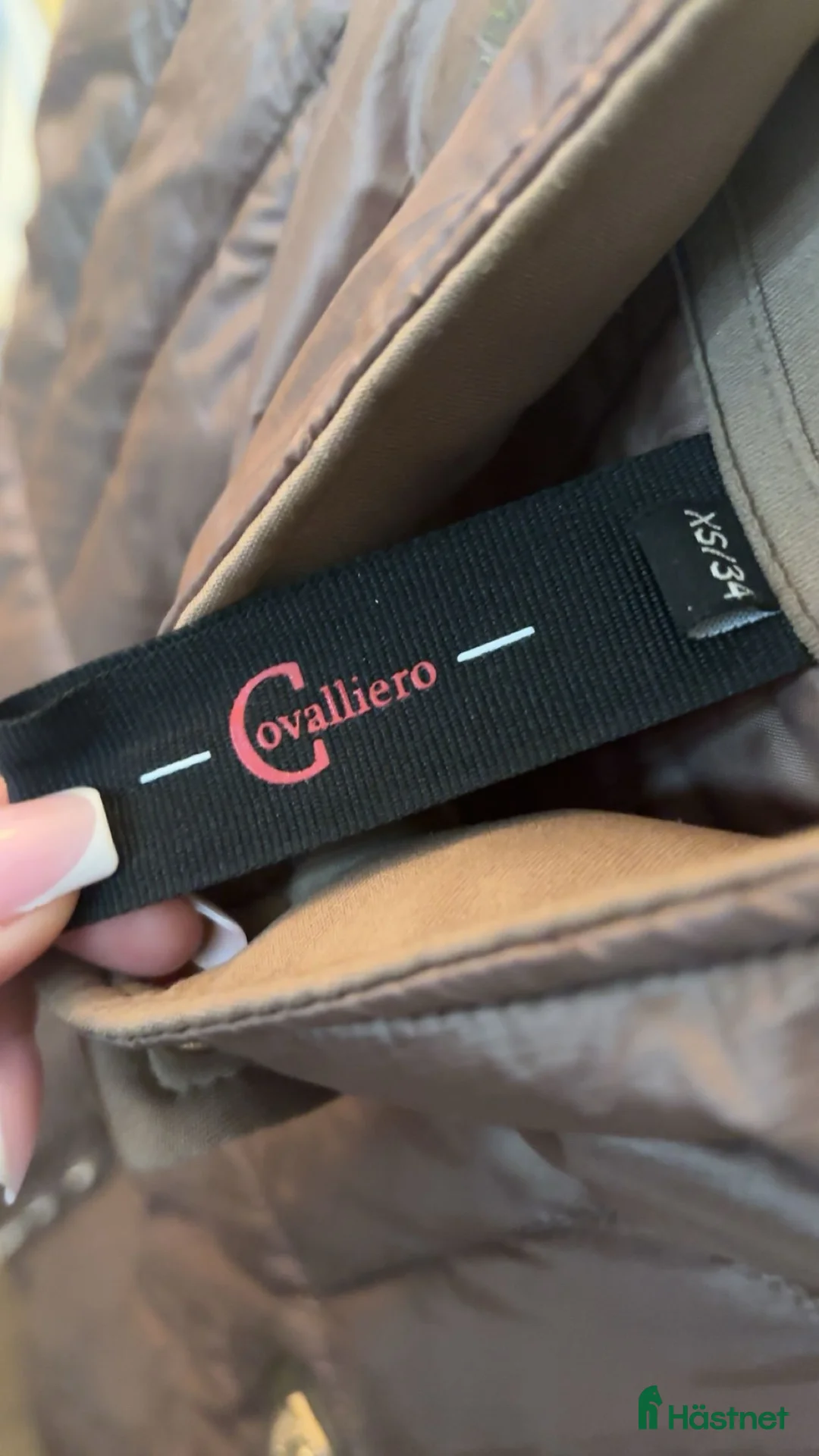 Jackor & Kavajer ryttarutrustning till salu: fin oanvänd väst - Annons 3