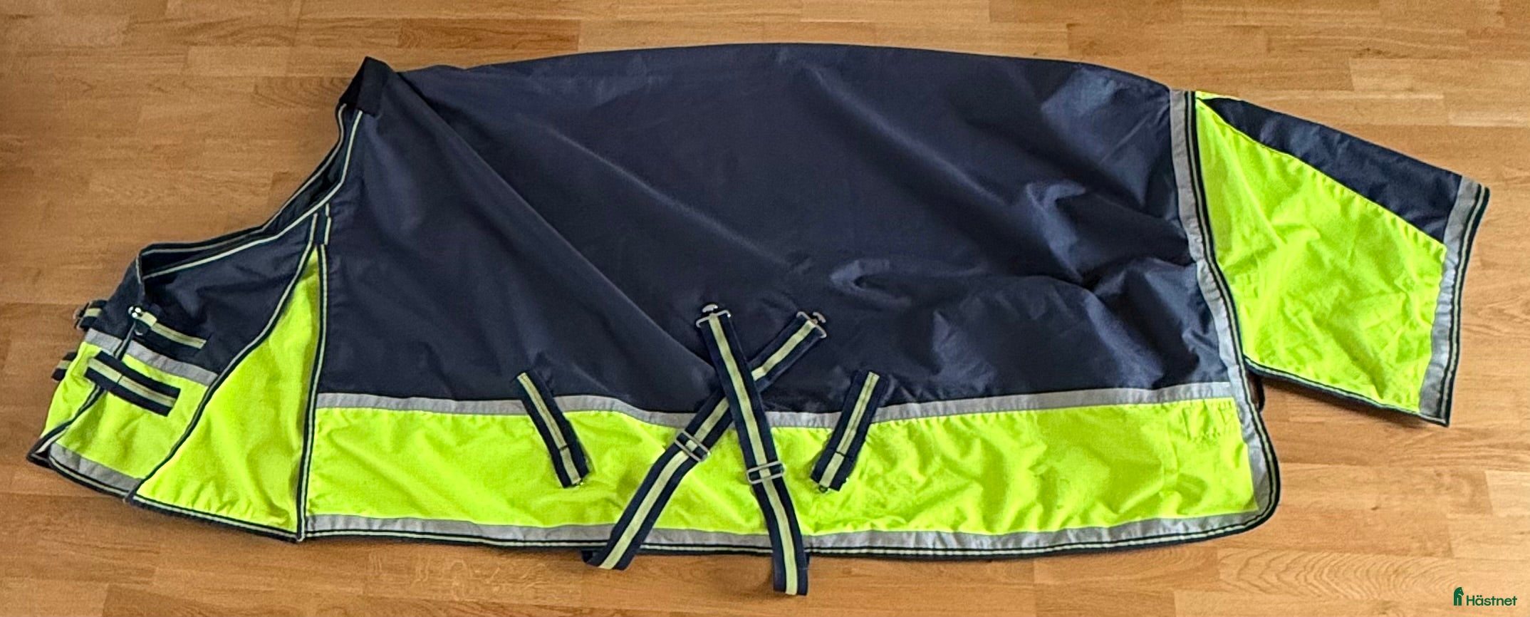 Övrig Hästutrustning hästutrustning till salu: Regntäcken, vinterdäcken, flugtäcke, grimma, mm i Vikingstad - Annons 24