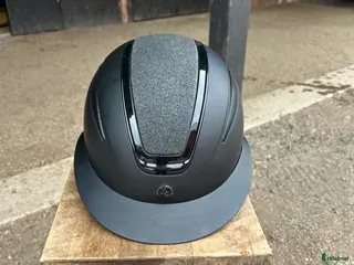 Hjälmar ryttarutrustning till salu: Super fin hjälm i nyskick! - Annons 4