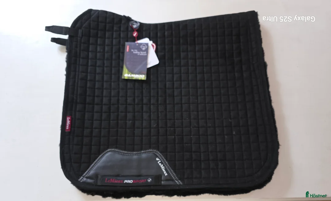 Schabrak & Vojlockar hästutrustning till salu: Lemieux dressyrschabrak i Vadstena - Annons 4