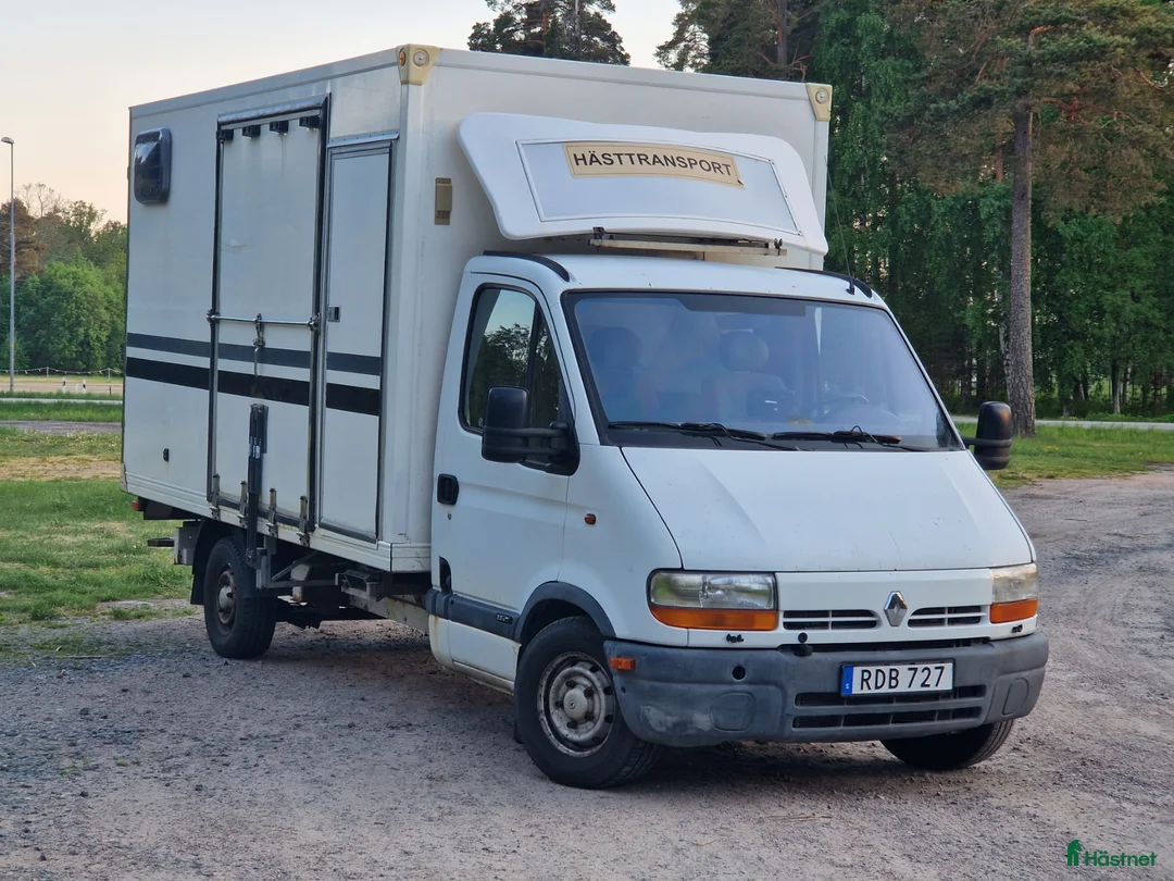 Hästlastbilar  fordon & transport till salu: Hästlastbil Renault Master B-kort - Annons 1