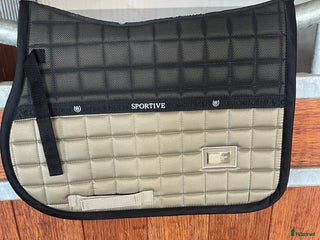 Schabrak & Vojlockar hästutrustning till salu: Equestrian Stockholm schack i Höllviken - Annons 3