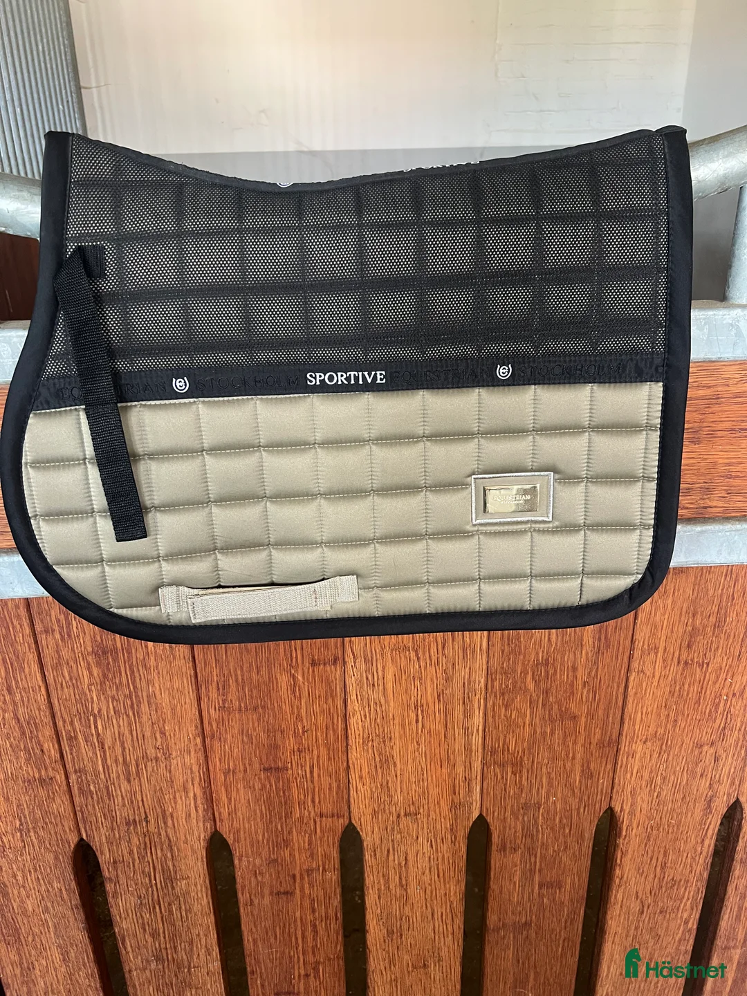 Schabrak & Vojlockar hästutrustning till salu: Equestrian Stockholm schack  i Höllviken - Annons 1