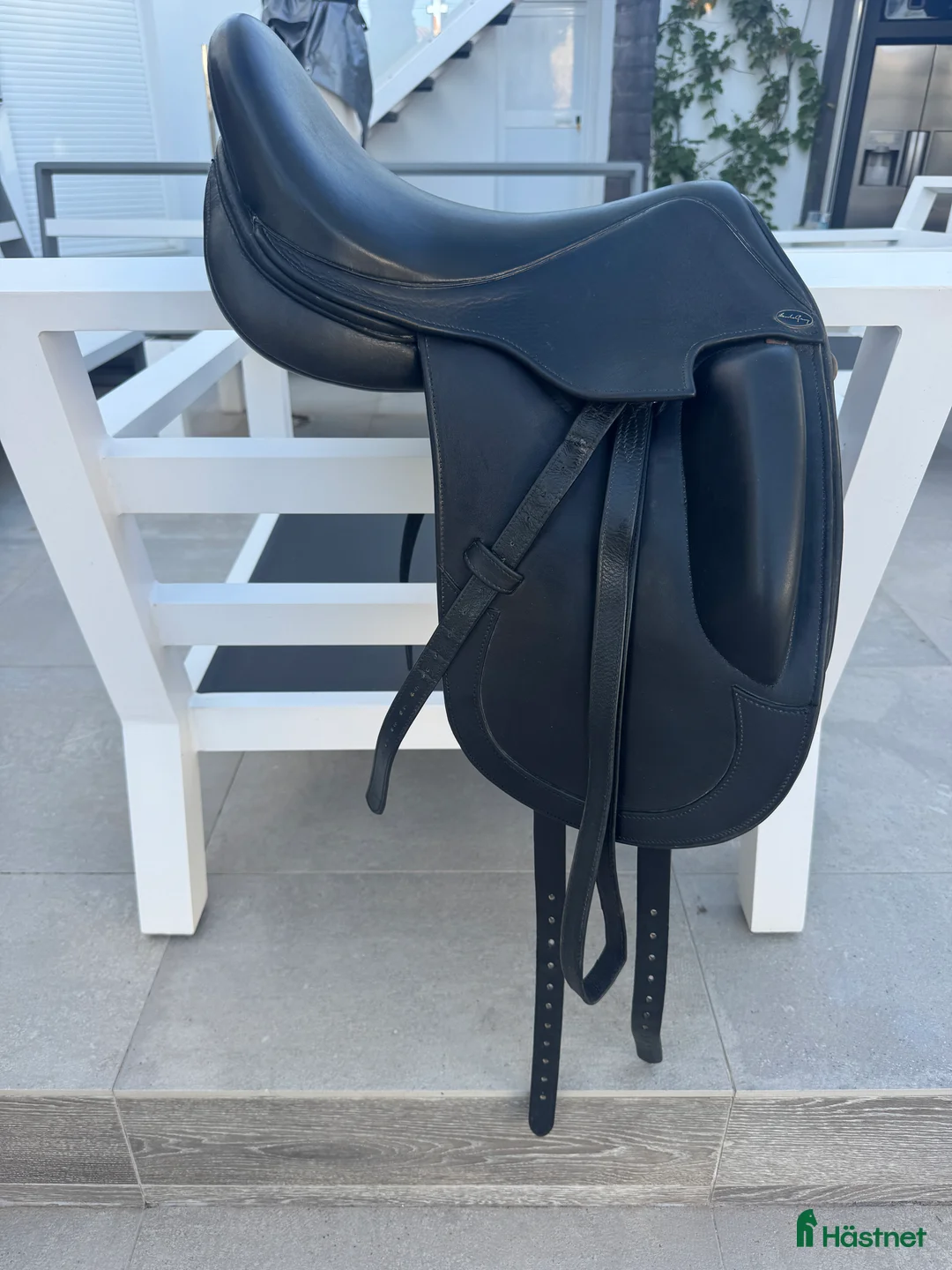 Sadlar hästutrustning till salu: Santa Cruz dressyrsadel för ponny i Stockholm - Annons 2