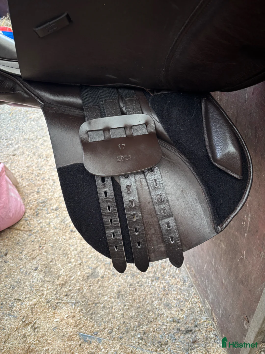 Sadlar hästutrustning till salu: Hoppsadel i nyskick 17 - Annons 4