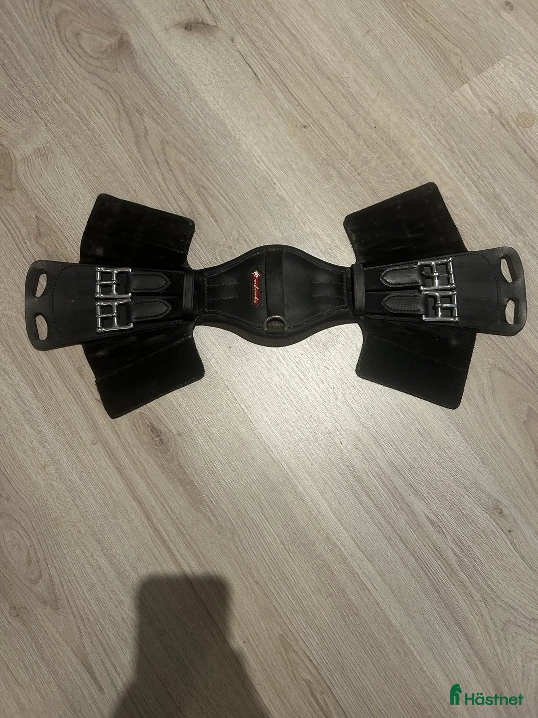 Sadeltillbehör hästutrustning till salu: Svart Equipe dresdyrgjord strl 50 i Särö - Annons 2