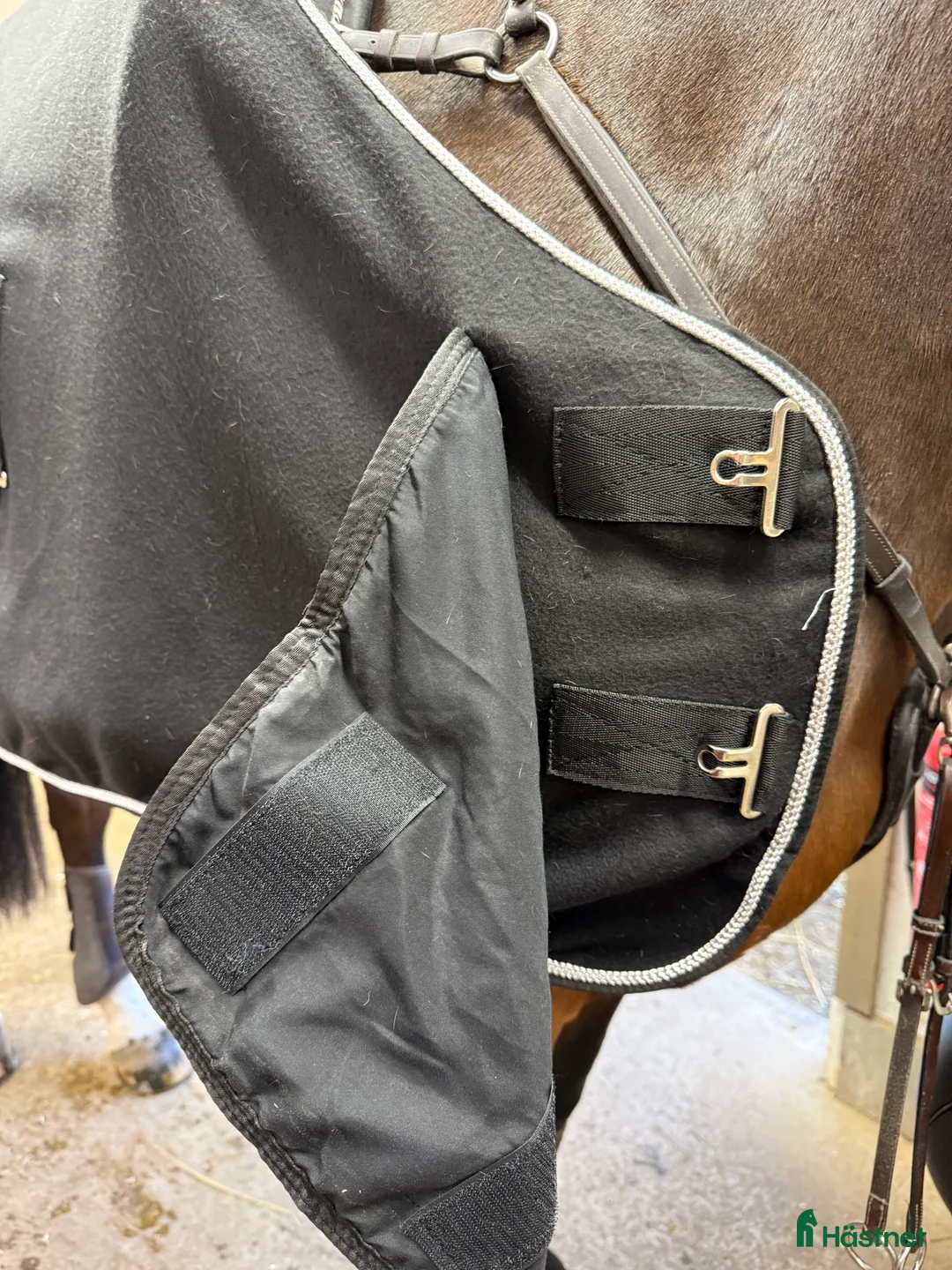 Täcken hästutrustning till salu: Fint Alfab täcke till salu  - Annons 4