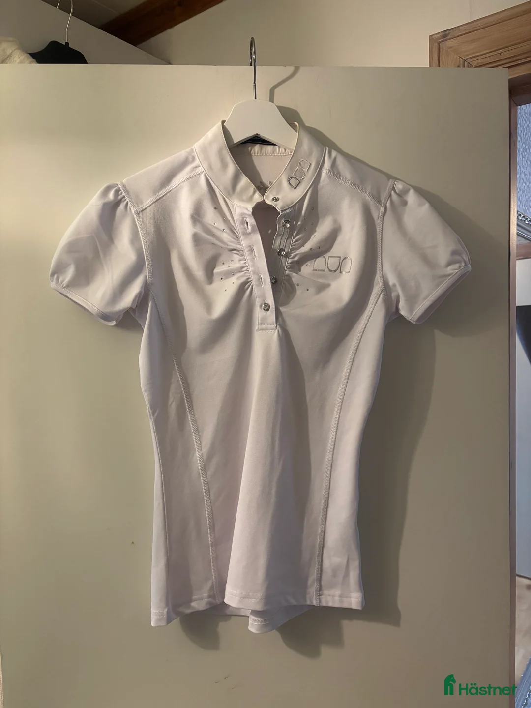 Övrigt Ridkläder ryttarutrustning till salu: Tävlings tröja i Uddevalla - Annons 1