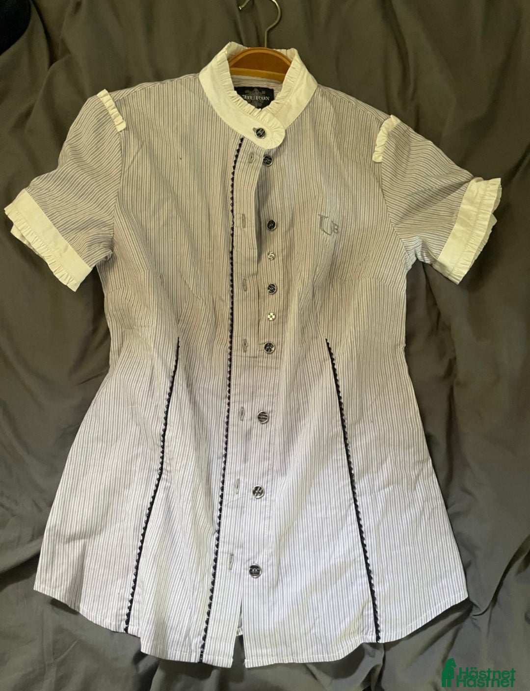 Övrigt Ridkläder ryttarutrustning till salu: 4 olika tävlingströjor, storlek XS, S, 36 i Stigtomta - Annons 2