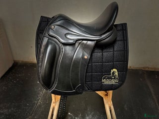 Sadlar hästutrustning till salu: REA 75% EquiTek Dressyr Adjustable i Knivsta - Annons 10