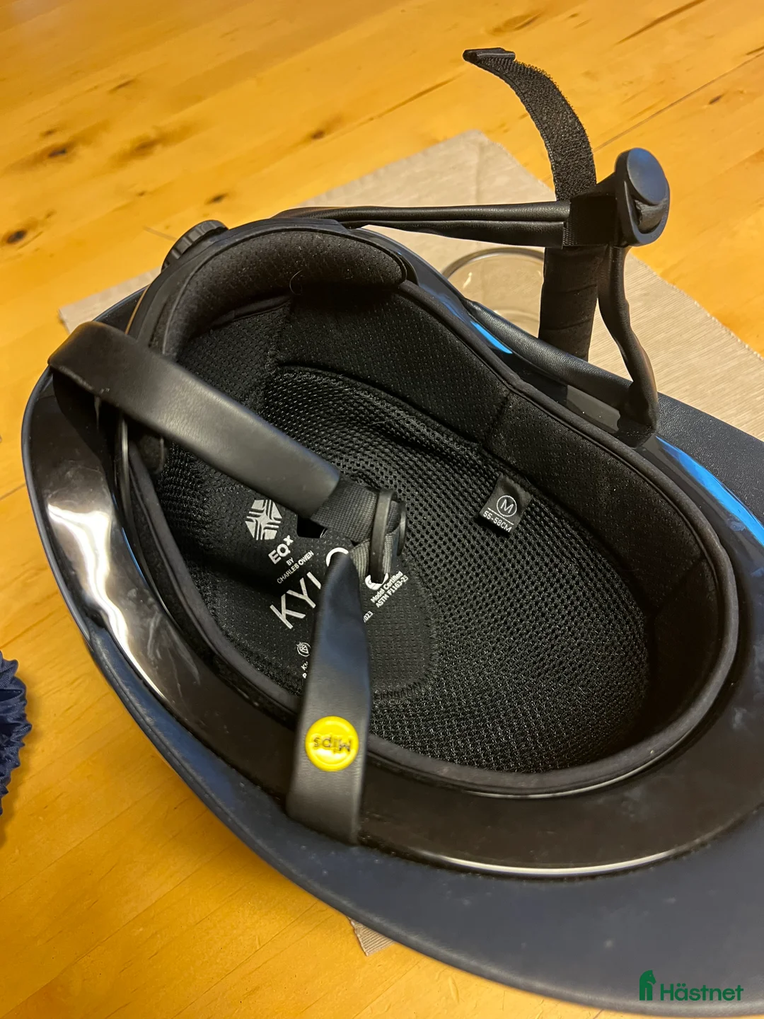 Hjälmar ryttarutrustning till salu: Superfin hjälm Charles Owen i Ödsmål - Annons 4